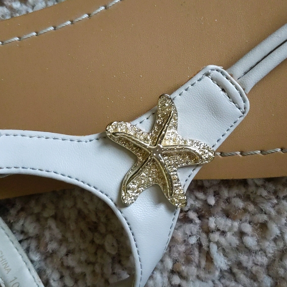 Like new Dolce Vita flat sandals sz 10 - Picture 2 of 6
